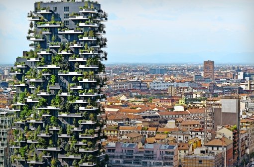 Die zwei Trme des Bosco Verticale in Mailand, des vertikalen Walds, beherbergen 113 Wohnungen. Foto: Kirsten Bucher/Deutsches Architekturmuseum/dpa