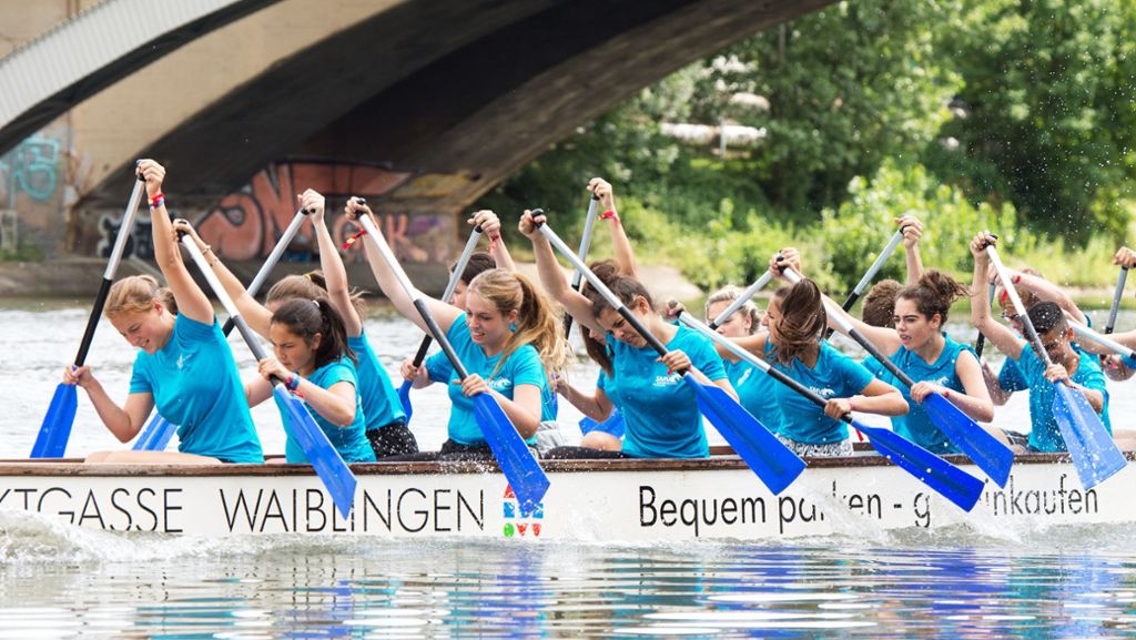 Stuttgart: Drachenboote flitzen über den Neckar