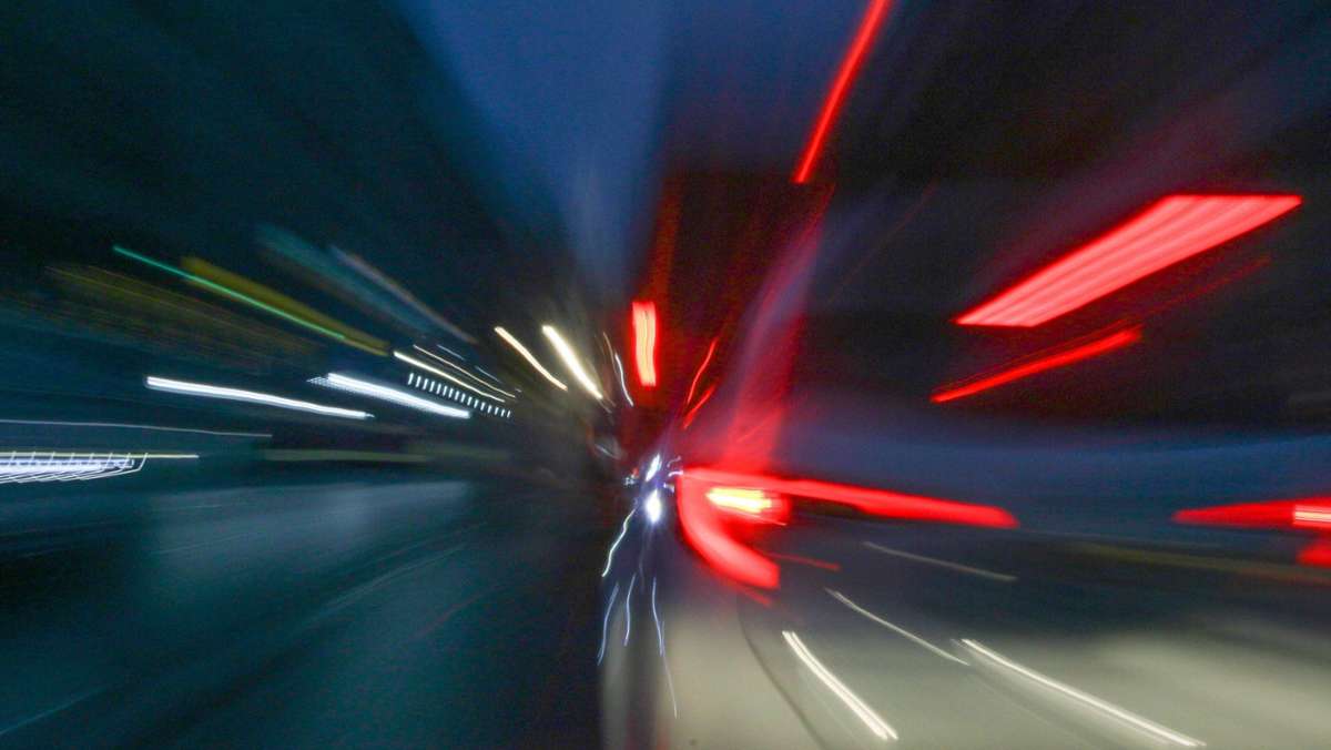Illegales Autorennen in Ludwigsburg: Beinahe-Crash mit der Polizei