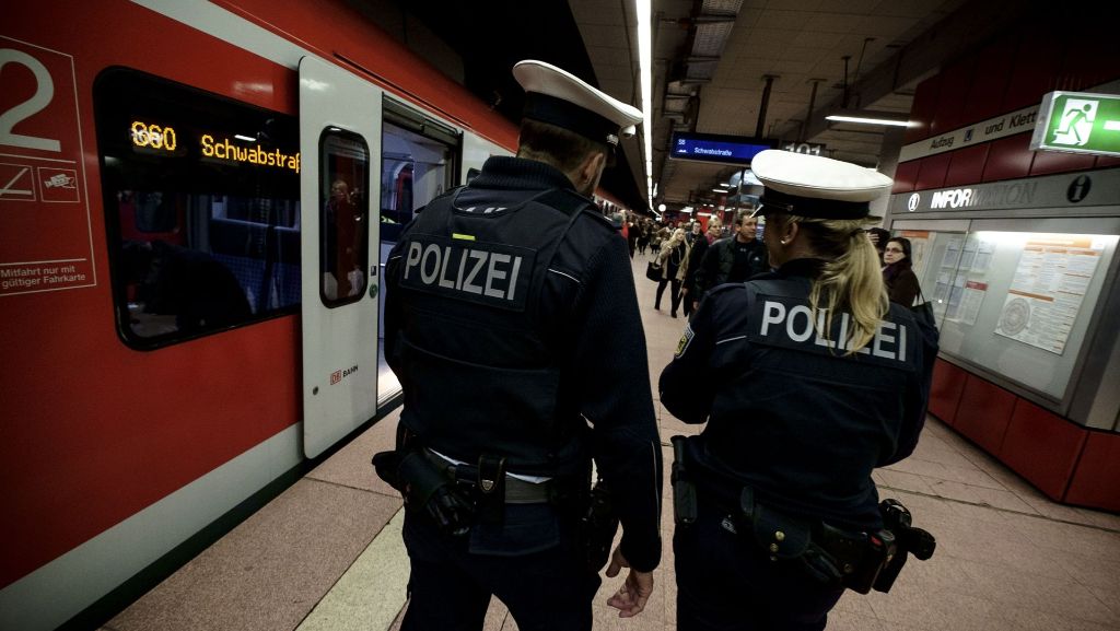Hauptbahnhof Stuttgart: Streit zwischen zwei Gruppen eskaliert – Zeugen gesucht