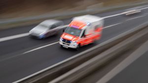Unfall auf der B27 bei Filderstadt: 36-Jähriger nach Auffahrunfall mit LKW verletzt