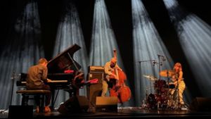 Avishai-Cohen-Trio im Theaterhaus: Tradition, Jazz und eine   Sensation