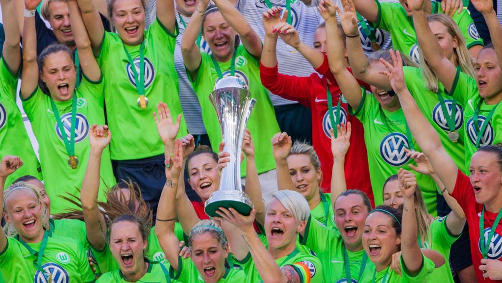 DFB-Pokal-Finale: Frauen des VfL Wolfsburg holen Pokal