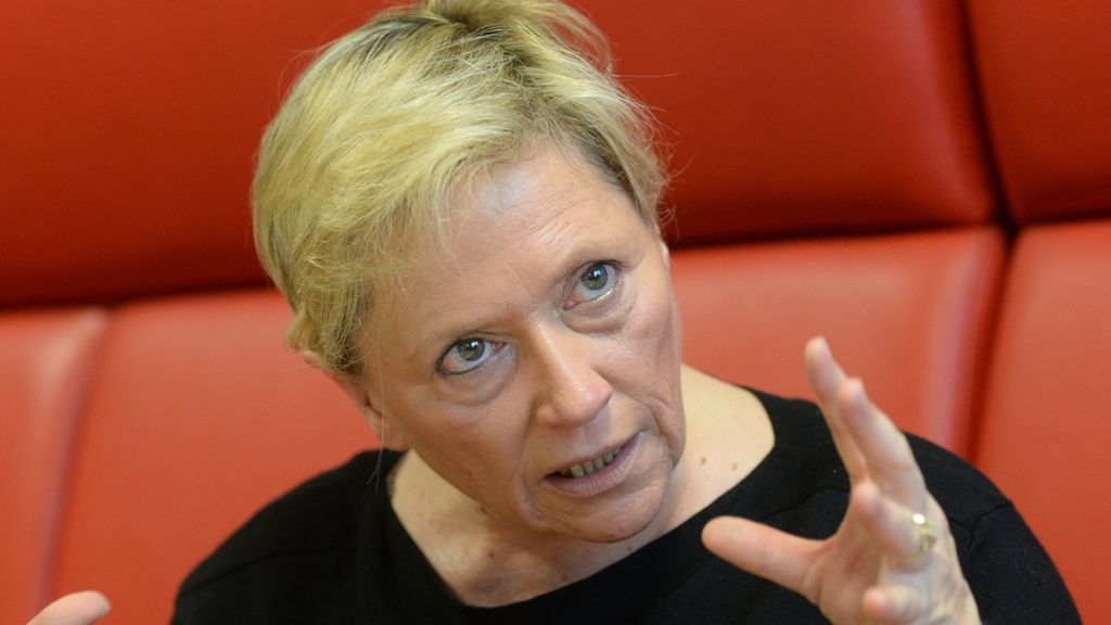 Kein Stopp der Schulreformen: Grün-Schwarz legt Streit um Lehrerstellen bei