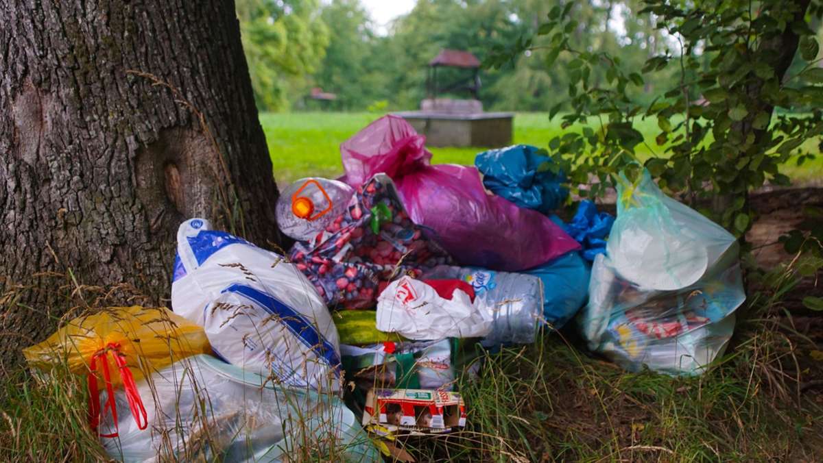 Wilde Müllkippe in Esslingen: Müll auf der Grillwiese ist für die Stadt teuer