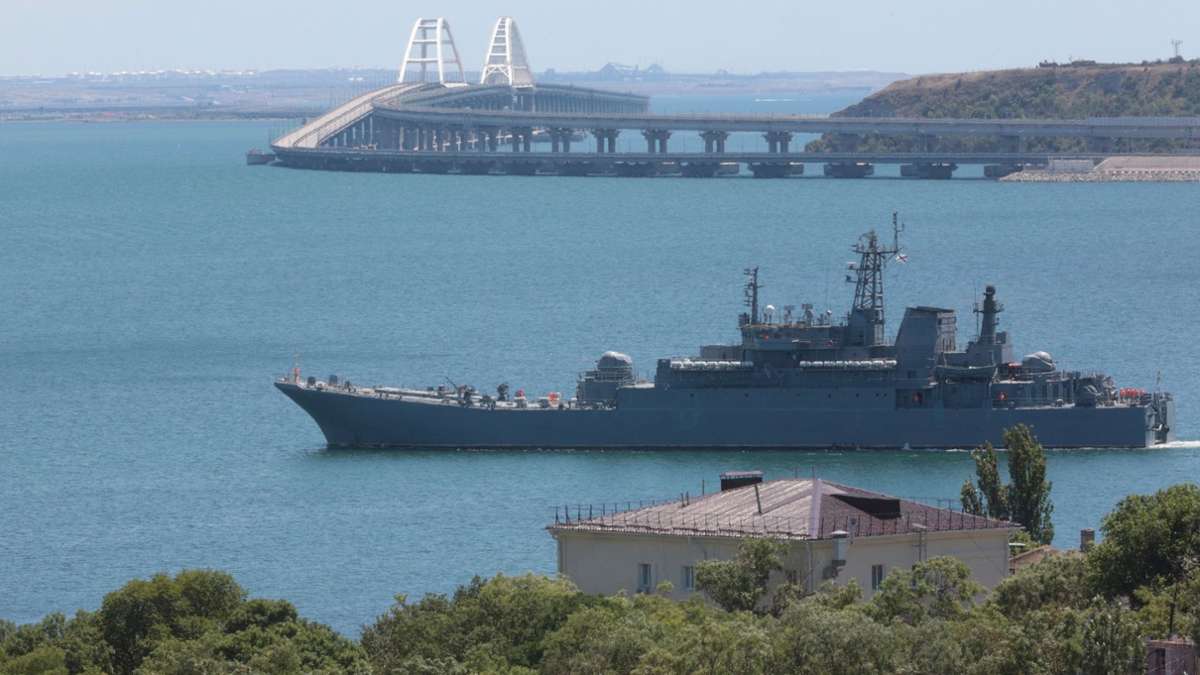 Krim: Ukraine: Haben russische Marineschiffe getroffen