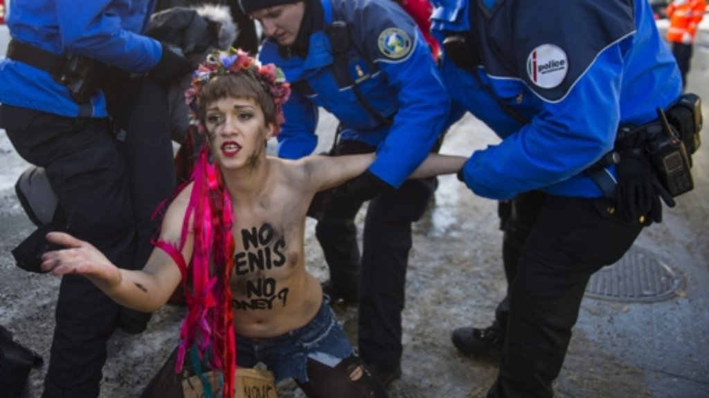Femen-Protest in Davos: Bloße Brüste für mehr Frauen in der Wirtschaft