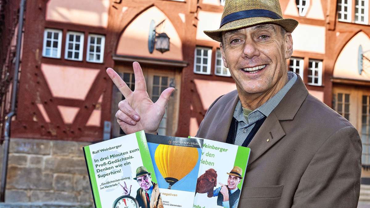 Der Esslinger Ralf Weinberger als Mentaltrainer: Kleine Tricks machen das Gedächtnis flott