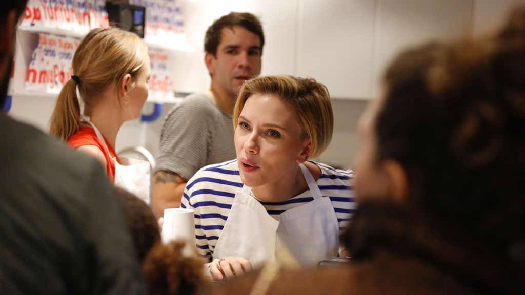 Schauspielerin eröffnet eigenen Laden: Scarlett Johansson verkauft Popcorn in Paris
