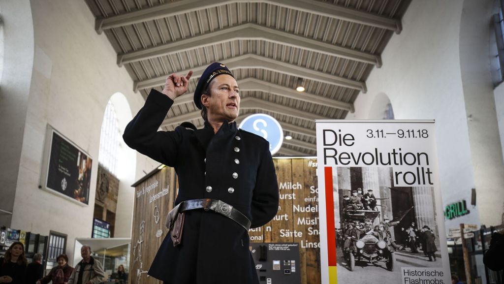 Flashmob am Hauptbahnhof: „Die Revolution rollt“ durch Stuttgart