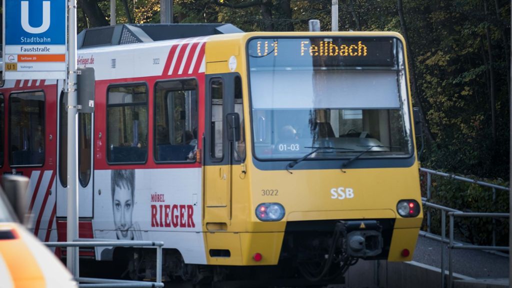 Bad Cannstatt: Stadtbahn wird von Pkw ausgebremst – Fahrgäste verletzt