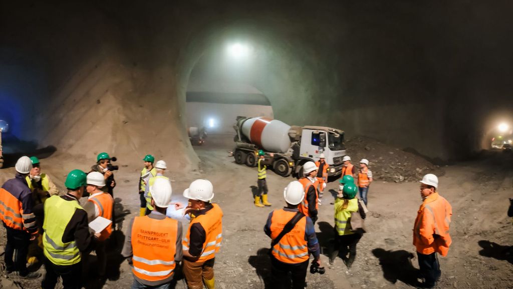 Tunnelbau für Stuttgart 21: Wendemanöver mit 2000 Tonnen Stahl