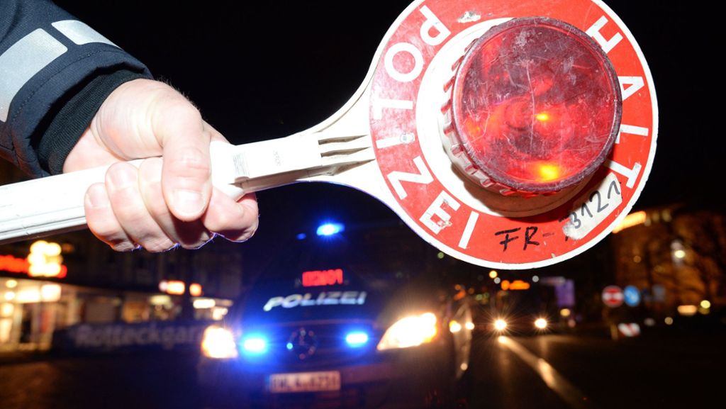 Baden-Württemberg: Auto mit zu vielen Insassen ruft Polizei auf den Plan