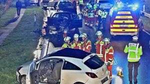Leonberg: Unfall mit vier Fahrzeugen und mehreren Schwerverletzten