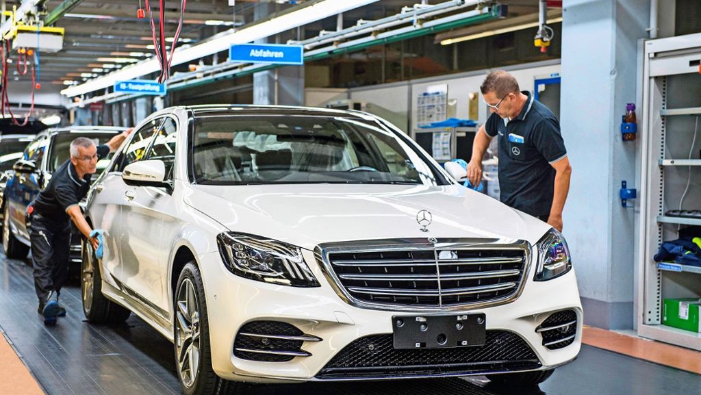 Bau der S-Klasse bei Mercedes-Benz in Sindelfingen: Wenn Autos ganz allein vom Band rollen