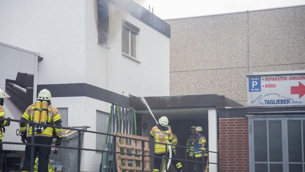 Fellbach-Oeffingen: Feuerwehr rettet Schildkröte aus brennendem Haus
