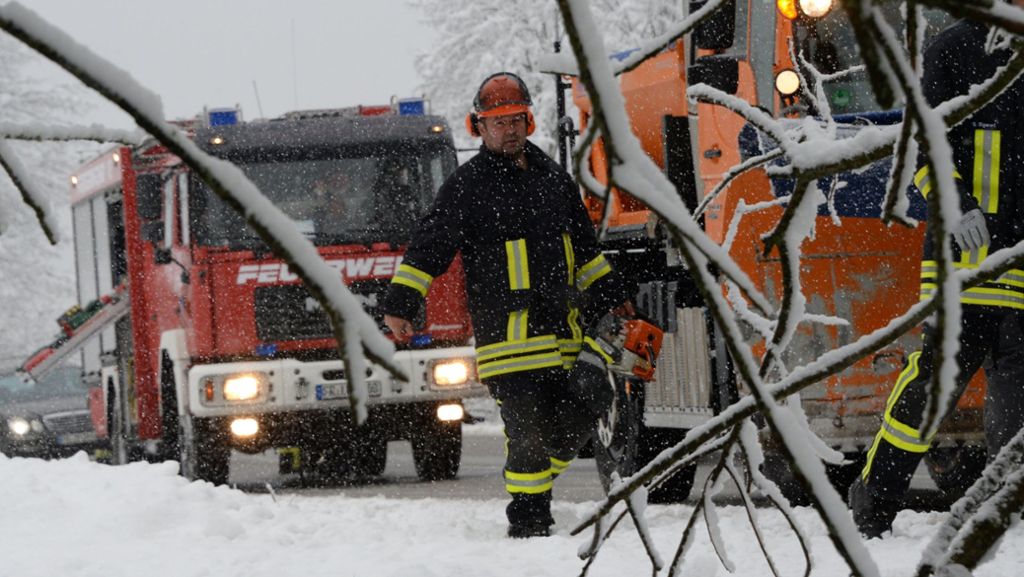 Baden-Württemberg: Schnee behindert auch in Stuttgart den Bahnverkehr