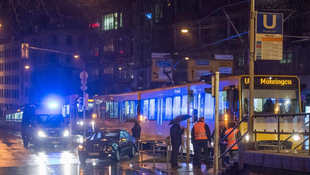 Stadtbahnunfall in Stuttgart: Verbotenes Wendemanöver führt zu Crash