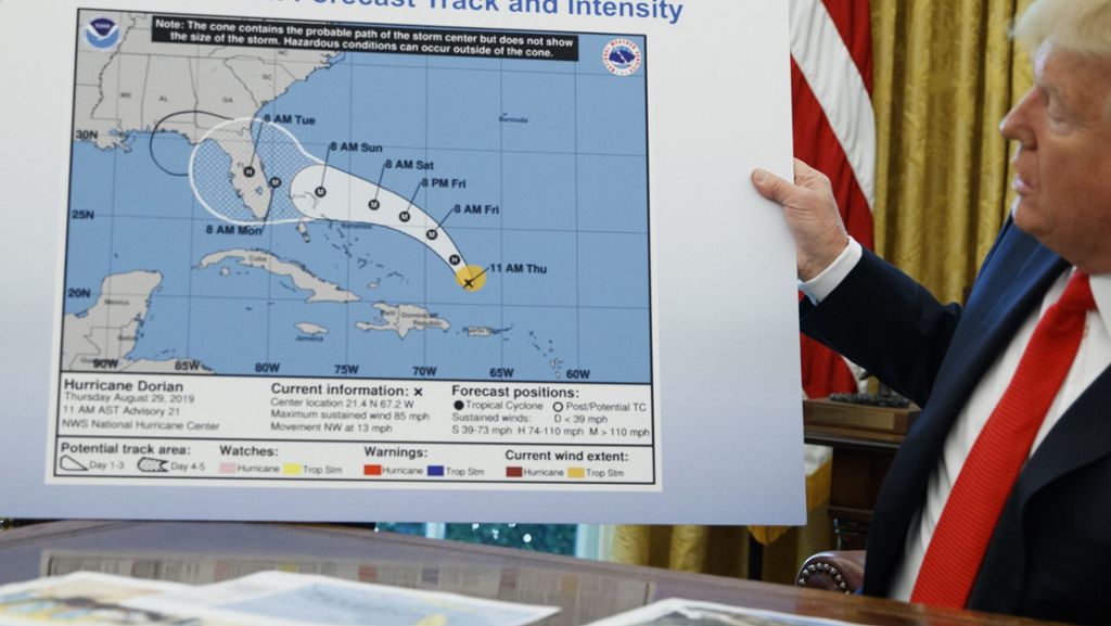 Sharpie-Gate: US-Präsident verwirrt mit falscher Karte des Hurrikans „Dorian“