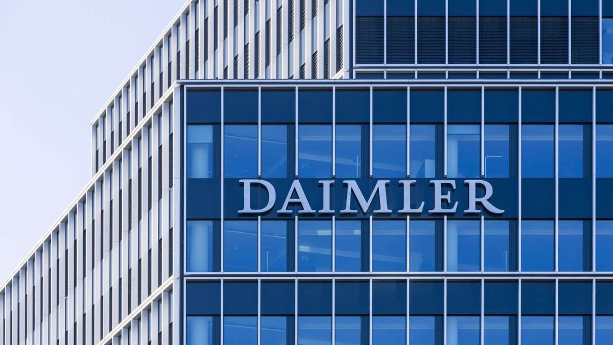 Jobs bei Daimler: IT-Umstellung: Autokonzern stoppt temporär Neueinstellungen