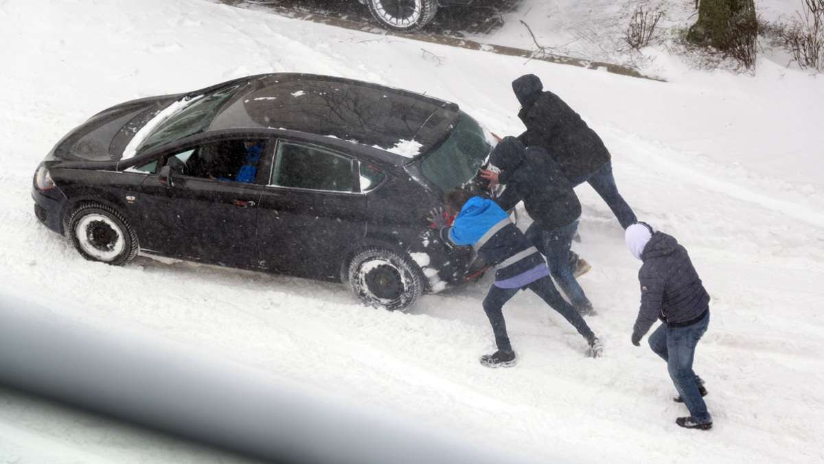 Kältewelle und Schneesturm: „Schieben, schieben, schieben“ – Deutschland im Flockdown
