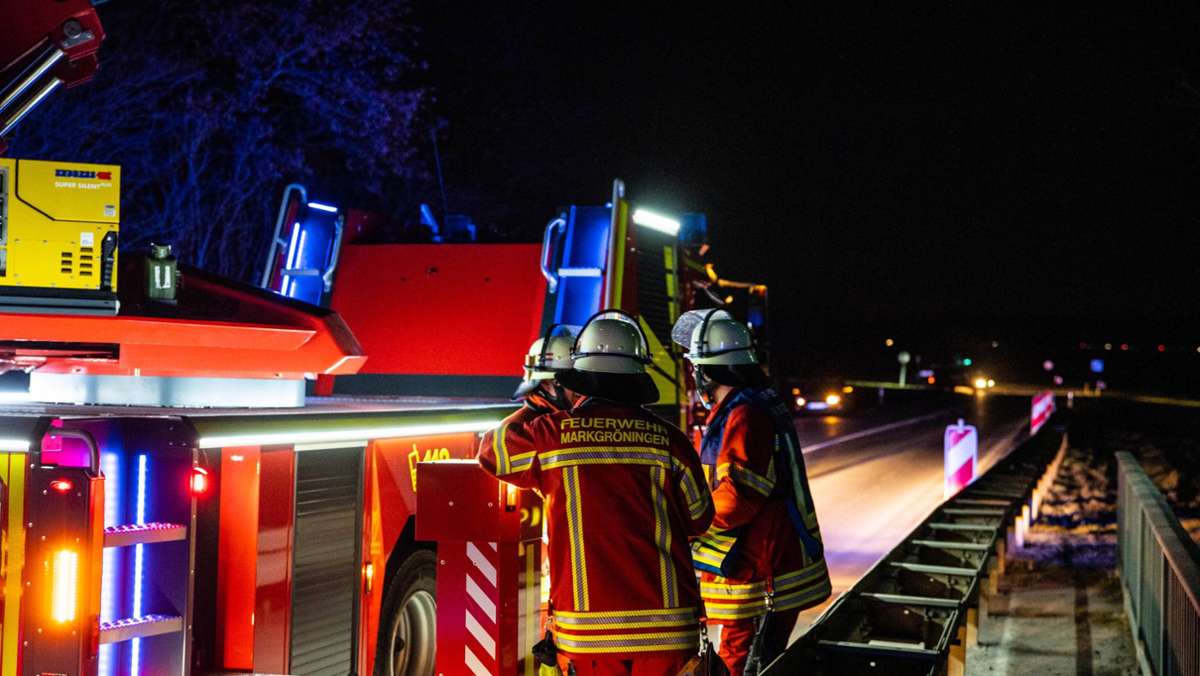 Feuerwehreinsatz in Markgröningen: Cabriolet brennt komplett aus