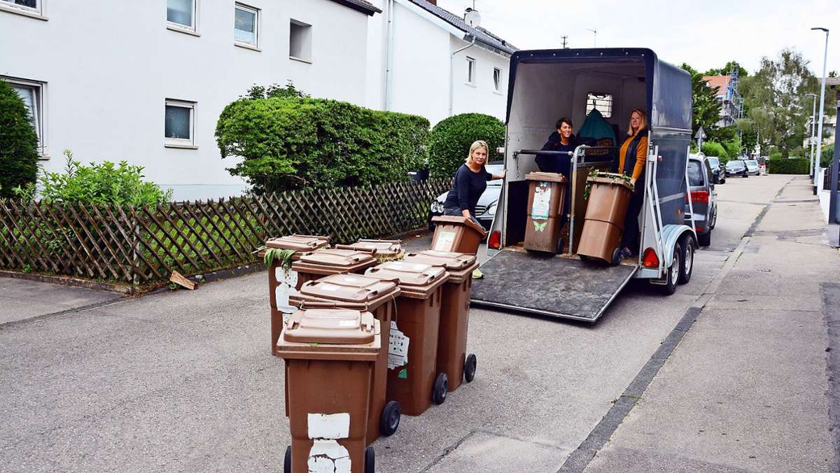 Leinfelden-Echterdingen: Bürger bringen Biomüll im Pferde-Anhänger  weg