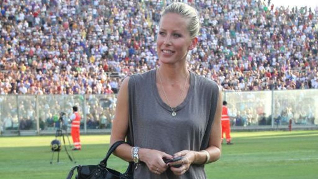Die schönsten Spielerfrauen im Fußball: Carina Wanzung und ihr großer Auftritt in Florenz