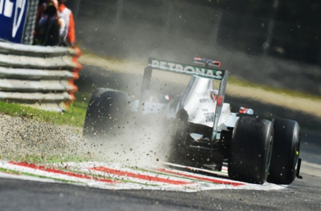 Das Jahr 2012 war für Schumacher von zahlreichen Unfällen geprägt. Nach einem Auffahrunfall beim Großen Preis von Singapur erhält er eine Strafversetzung um zehn Positionen.