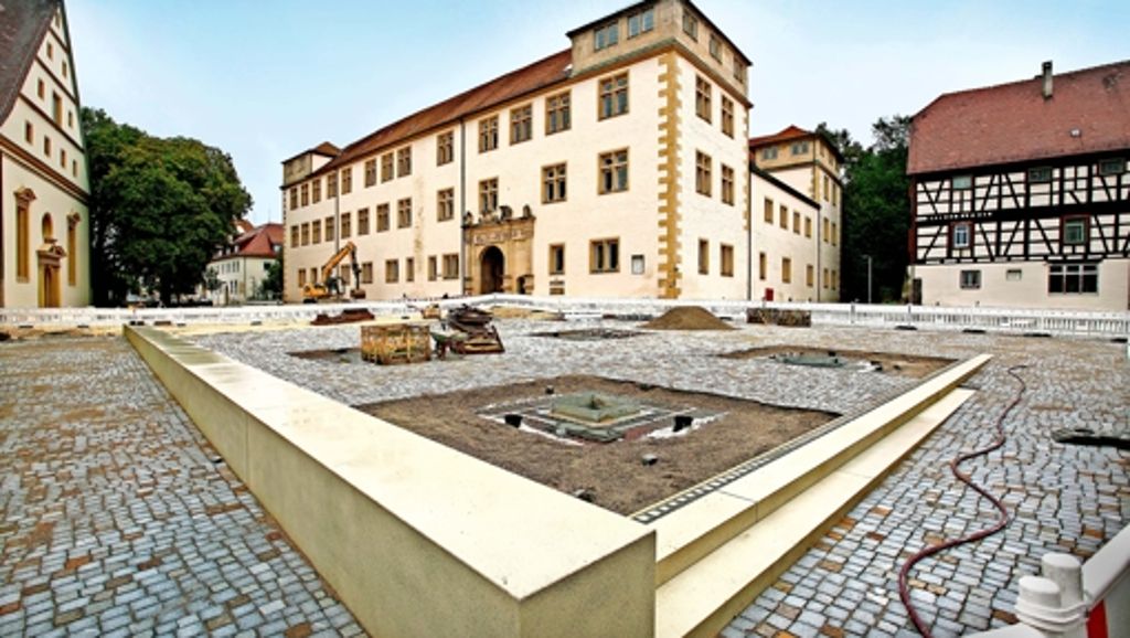  Jahrelang hat der Göppinger Schlossplatz ein Dasein als Parkplatz gefristet. Wenn er im Oktober eröffnet wird, könnte er zum schönsten Platz der Industriestadt werden. 