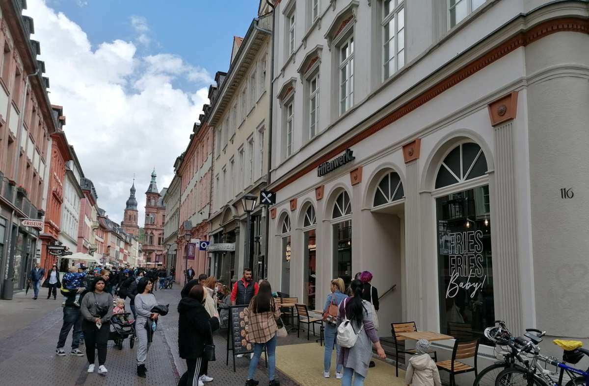Bei regnerischem Wetter ist die Öffnung von Restaurants und Cafés in Heidelberg eher verhalten angelaufen.