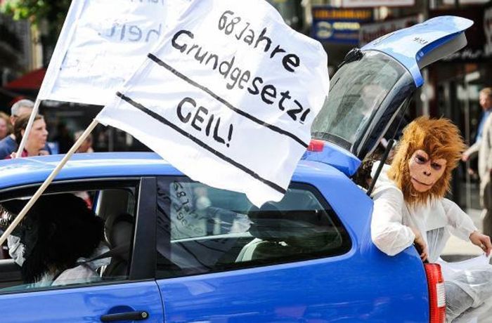 Demokratiefans in Stuttgart machen mobil