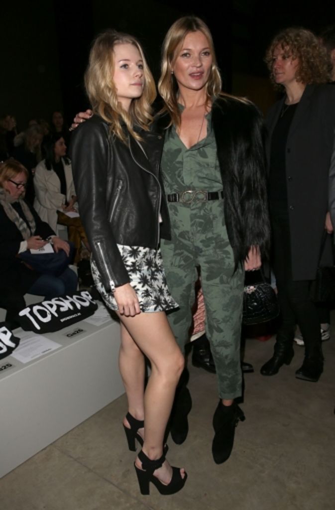 24 Jahre liegen zwischen Topmodel Kate Moss und ihrer Halbschwester Lottie. Auch die "kleine Moss" modelt schon.
