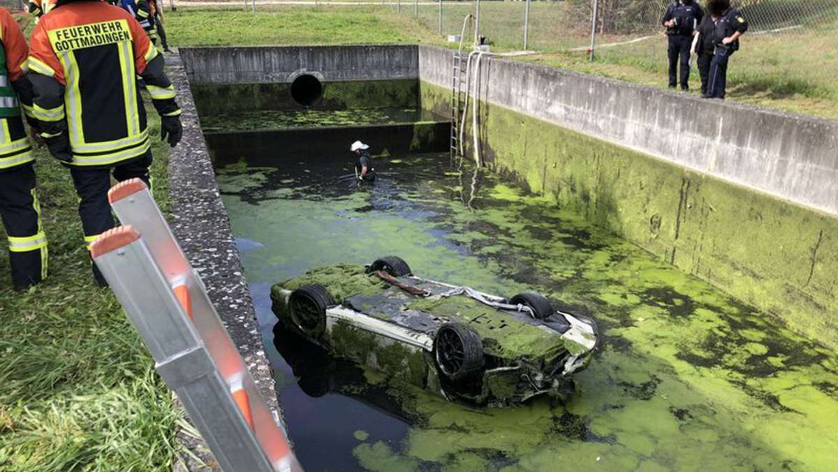 Unfall im Landkreis Konstanz: Porsche-Fahrer tot – Auto lag tagelang im Wasserbecken