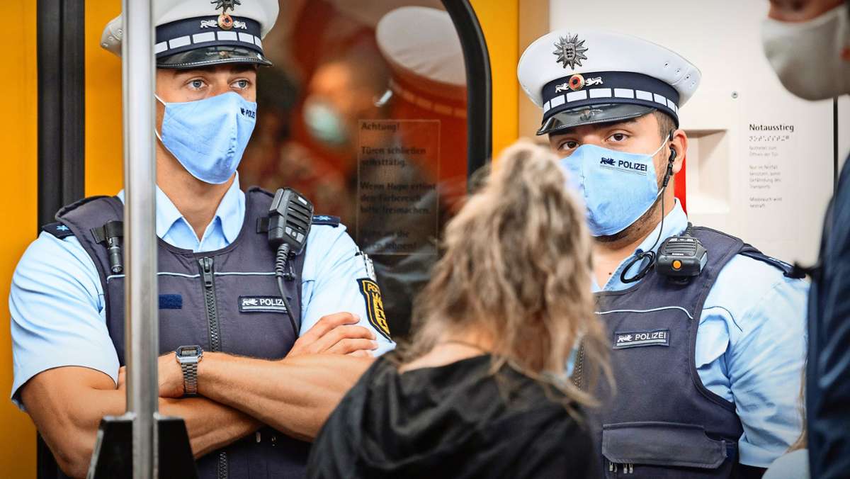 Coronavirus in Baden-Württemberg: Gut 20.000 Verstöße gegen die Maskenpflicht im Nahverkehr
