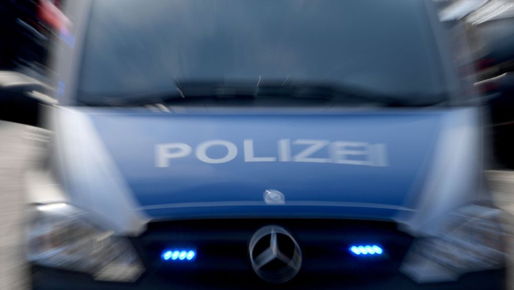 Stuttgart-Mitte: Polizei sucht Zeugen einer Busvollbremsung mit zwei Verletzten