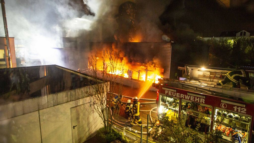 Schorndorf: Firmengebäude von Akkuhersteller komplett abgebrannt