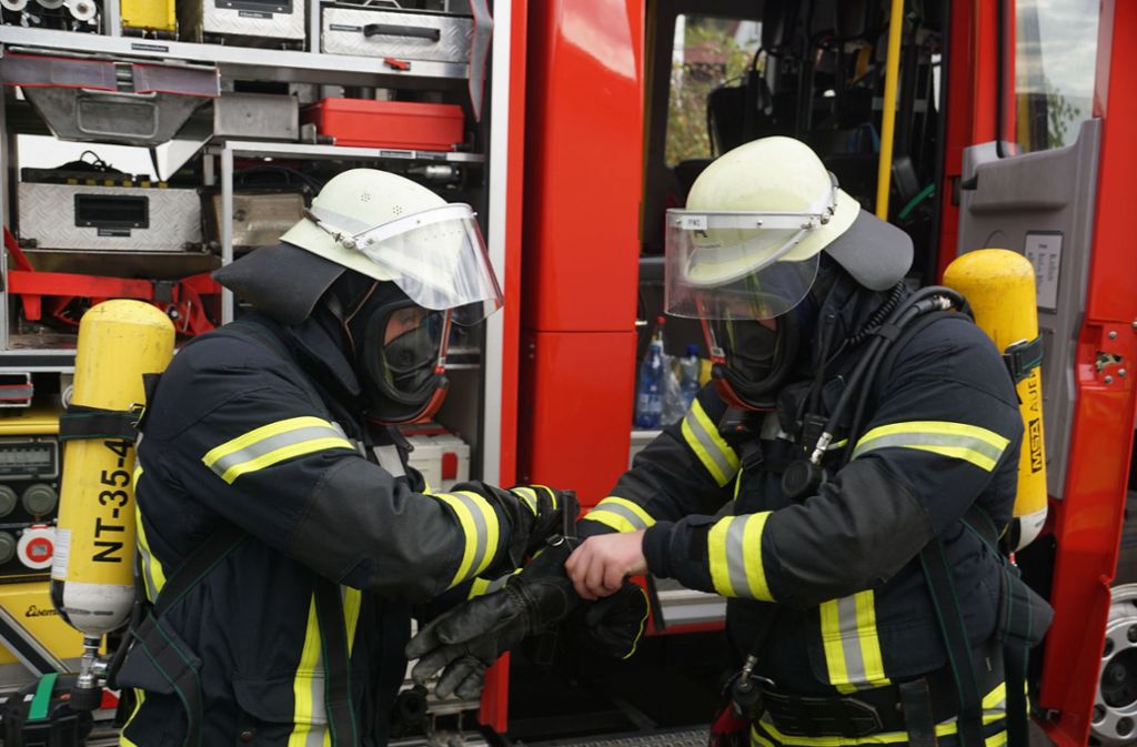 Rund 50 Feuerwehrmänner aus Ohmden und Weilheim waren im Einsatz.