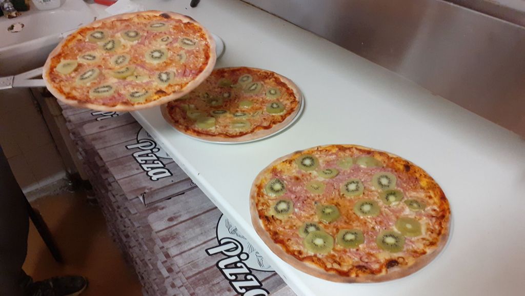 Kiwi auf der Pizza: Schwede bekommt für Kreation Morddrohungen aus Italien