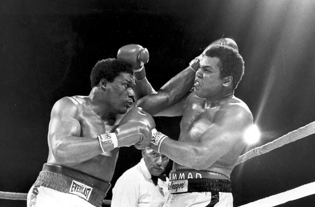 Ali stand länger im Ring als sein Körper es verkraften konnte. Sein letzter Auftritt war geradezu erschütternd. Am 11. Dezember 1981 verlor er gegen den Kanadier Trevor Berbick. Das ging als das „Drama auf den Bahamas“ in die Annalen ein.