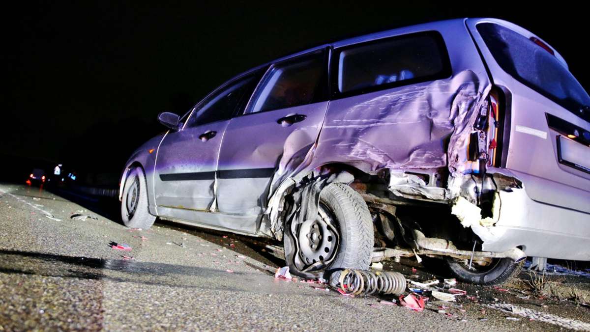Unfall im Ostalbkreis: In Pannenfahrzeug gekracht – B29 für eineinhalb Stunden gesperrt