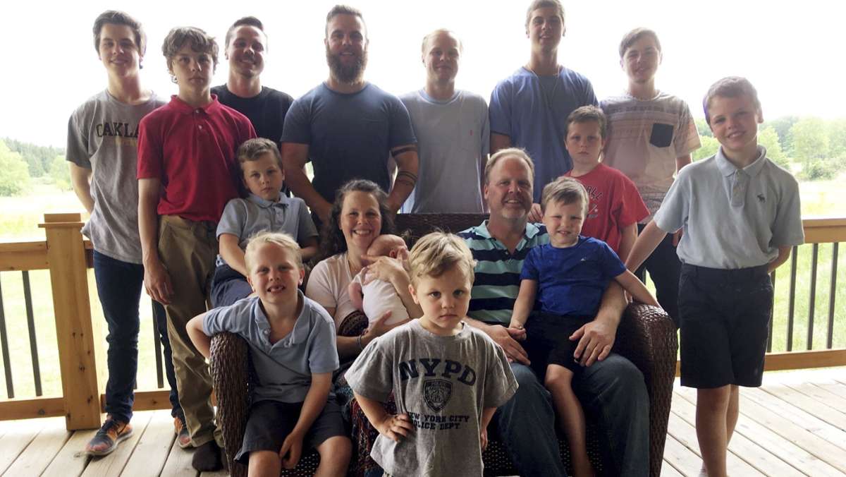 US-Großfamilie begrüßt Nesthäkchen: Familie mit 14 Söhnen freut sich über Tochter