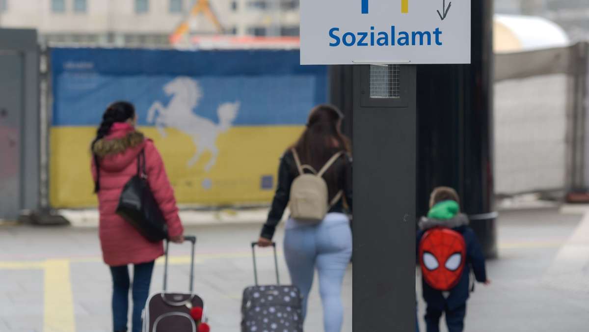 Hotelplätze und Standorte für Container gesucht: Stuttgart braucht bald 10 000 Plätze für Flüchtlinge