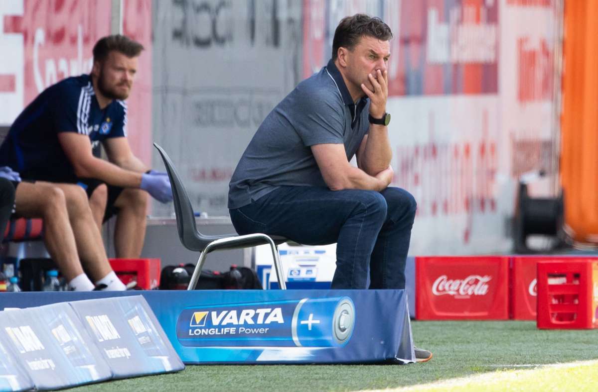 Schockstarre beim Hamburger SV und Trainer Dieter Hecking. Foto: dpa/Tom Weller
