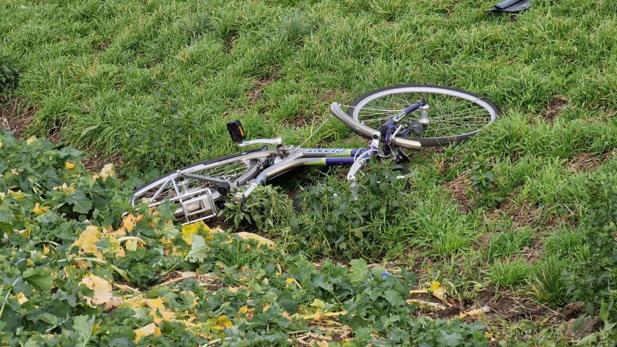 Sandhausen: 66-Jähriger auf Fahrrad wird von Auto erfasst und stirbt