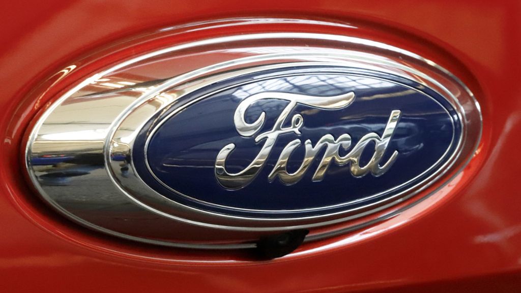 Rückruf bei Ford: 100.000 Fahrzeuge betroffen –  Brandgefahr durch Batteriesäure