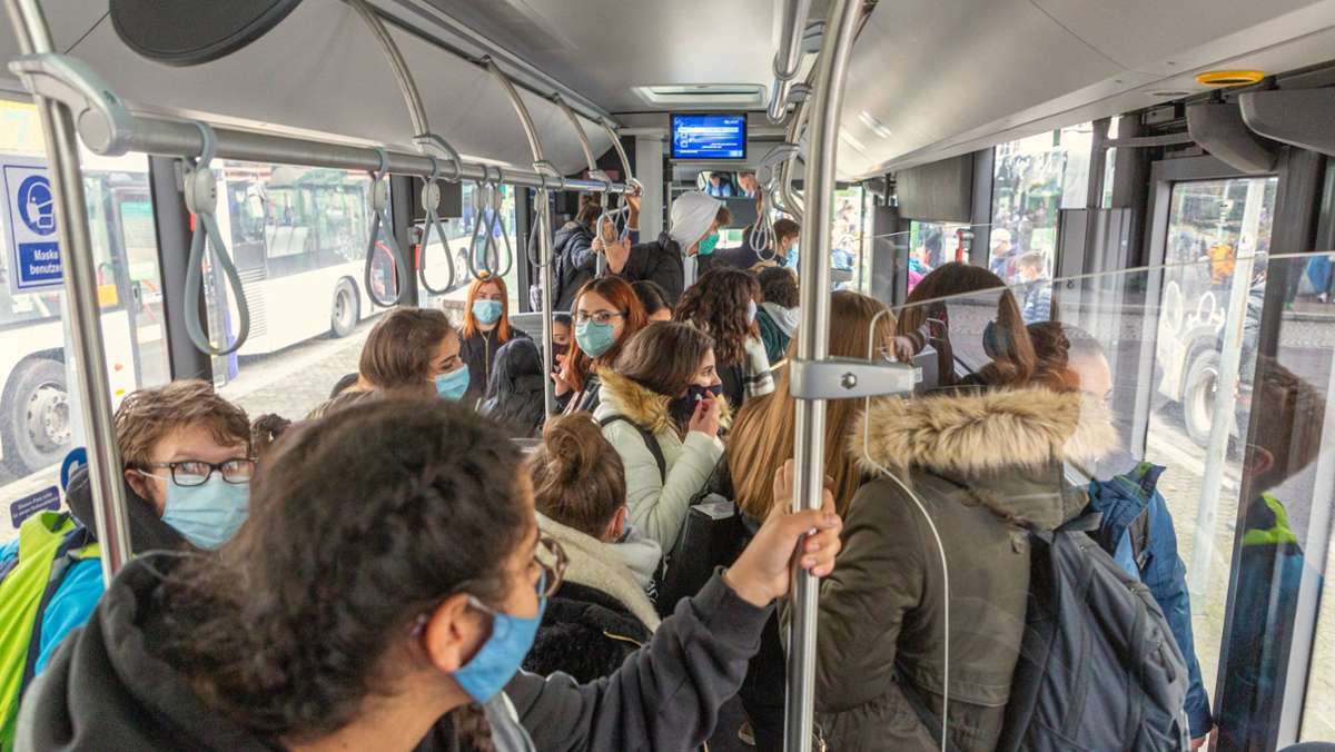 Überfüllte Schulbusse in Ludwigsburg: Schulunterricht beginnt bald zeitversetzt