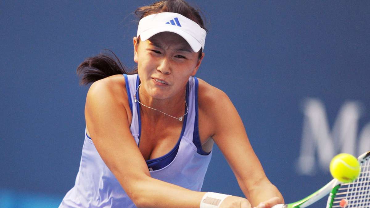  In einem Interview hat die Chinesin Peng Shuai die Behauptung zurückgezogen, sie sei Opfer sexuellen Missbrauchs geworden. Doch die WTA zeigt sich davon nicht überzeugt. 