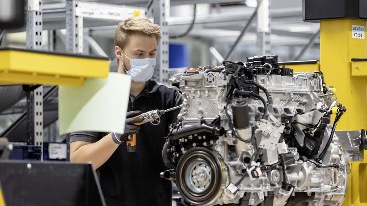  Bisher kommen die Elektromotoren für die Stromer von Mercedes-Benz von Zulieferern. Der Untertürkheimer Betriebsrat fordert, dass der Autobauer sie in großen Stückzahlen selbst produziert, wie bereits Audi und BMW. 
