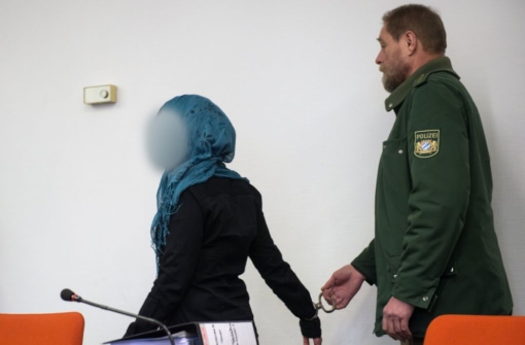 Einer Frau aus Immenstadt, die erst 2012 zum Islam konvertiert war, wird vorgeworfen, eine schwere staatsgefährdende Gewalttat vorbereitet zu haben.  Foto: dpa